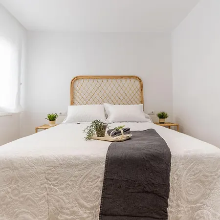 Lluis By Interhome Lägenhet
